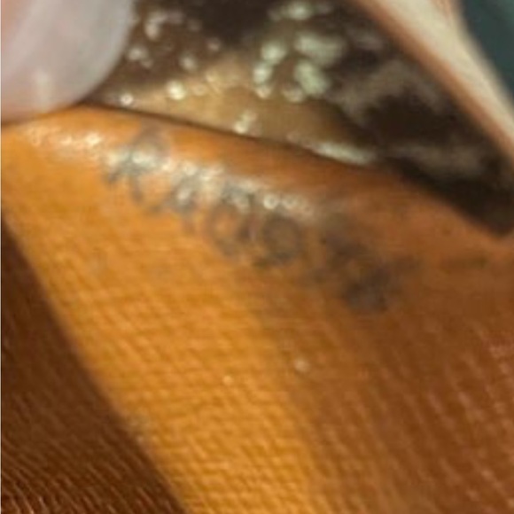 Louis Vuitton Tri fold wallet with zipper and button closure. Vintage, authentic - Picture 7 of 7